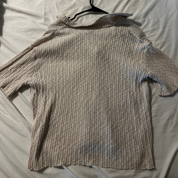 H&M Sweater Collared T Shirt - Picture 2 of 3